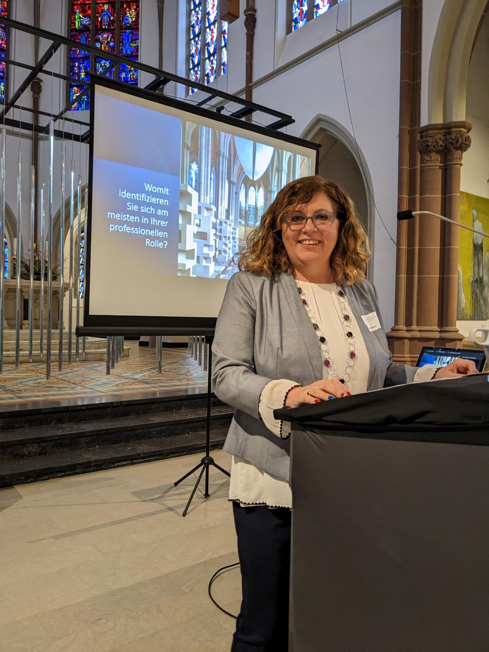 Sonja Billmann begleitet Umwidmungsprozesse von Kirchen. (c) Bistum Aachen / Sieger-Bücken